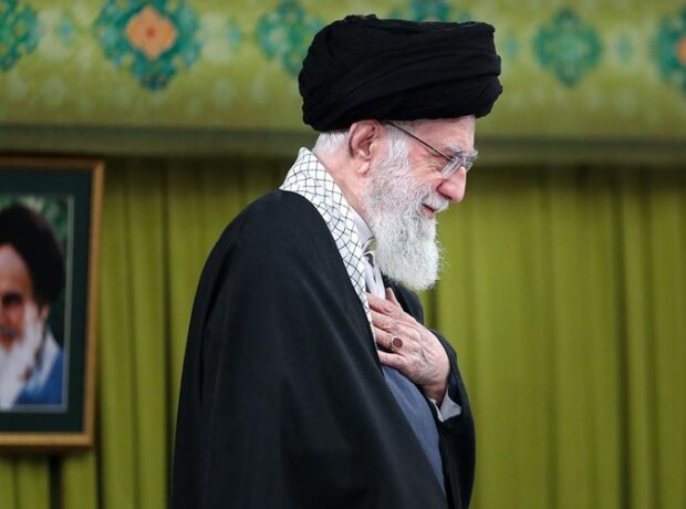 image-xamanei-aile-oldu