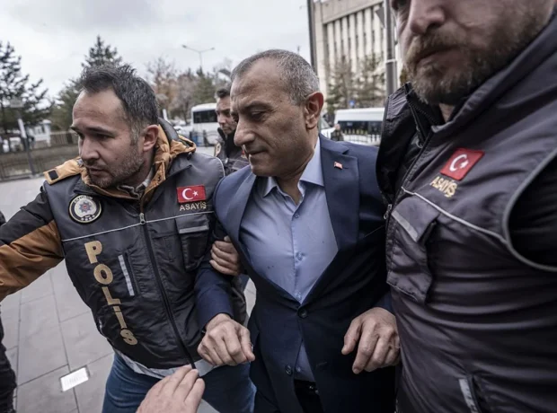 image-gozaltindaki-eski-vali-tuncay-sonelin-ilk-sozleri_64864b09da_amp