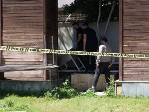 image-kotu-kokudan-suphelenerek-baktiklari-reklam-19767545_3114_amp