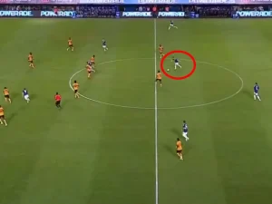 image-lionel-messi-arda-gulerin-orta-sahadan-attigi_8e75d84691_amp