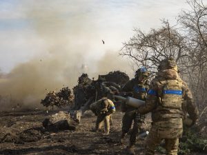 image-aa-ekibi-ukrayna-askerlerinin-calismalarini-takip-etti