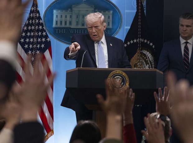 image-trump-bizzat-duyurdu-iki-ulke-34-yil-sonra_7dc64525aa_amp