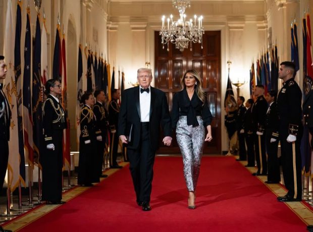 image-trump-esi-hakkinda-saka-yapan-jimmy-kimmeli-hedef_3779c20bfd_amp